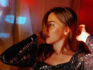 Erotic video chat girl-in-white