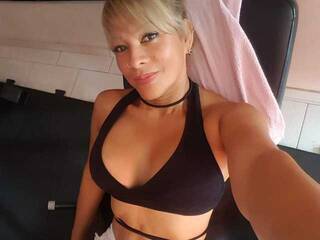 Erotic video chat Giuliana69