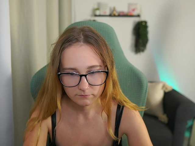 Broadcast screenshots glossybabe