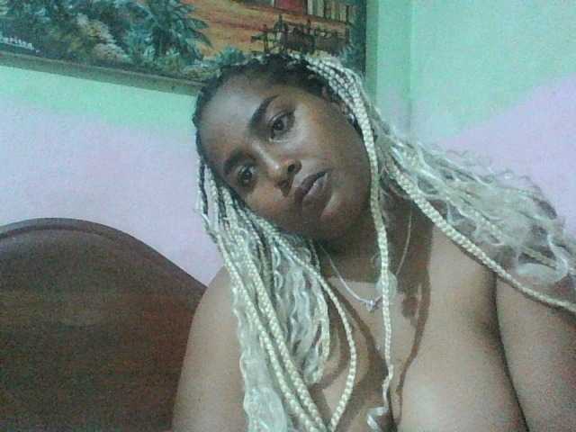 Welcome to my chat room! Feel free to say hi 😊