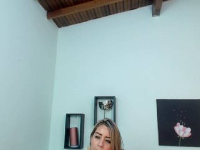 Broadcast screenshots hallerusell1