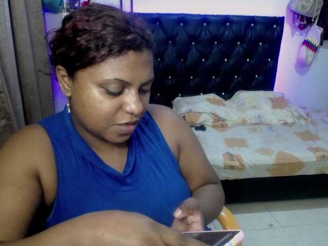 Photos hannalemuath #squirt #latina #bigass #bbw helo guys welcome to my room I want to play and do jets a lot today