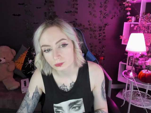 Photos HelenCarter lets play hehe :D tip menu and pvt open! #tattoo #blond #ohmibod #anal #french