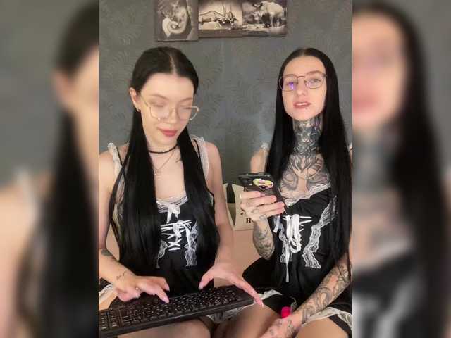 Toys vibrations from 2 tok, best vibration 33 TOK ❤)Goul : put plugs in ass and spank each other )) "1500 - countdown: 1341 left before the show starts!"