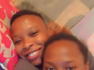 Erotic video chat Hippies02