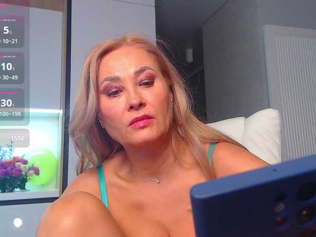 Broadcast screenshots hold-me-tight