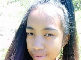 Erotic video chat Hollybelle