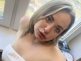 Erotic video chat HollyDoll