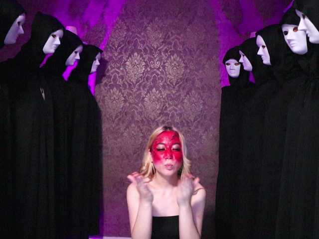 Broadcast screenshots HollyEmily