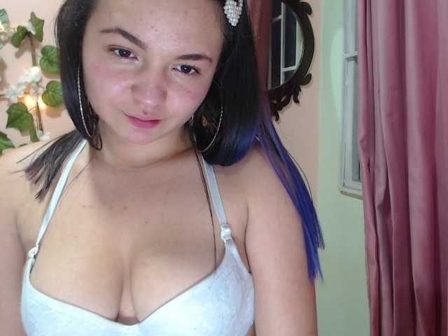 Broadcast screenshots hollygomez