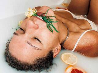 Erotic video chat HolyMummy