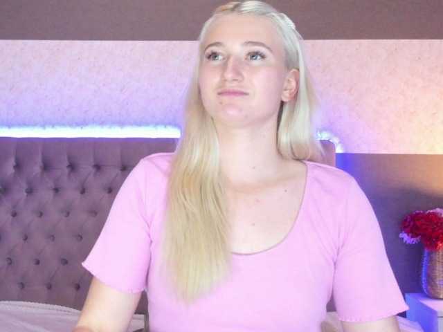 Broadcast screenshots HollyTaillor