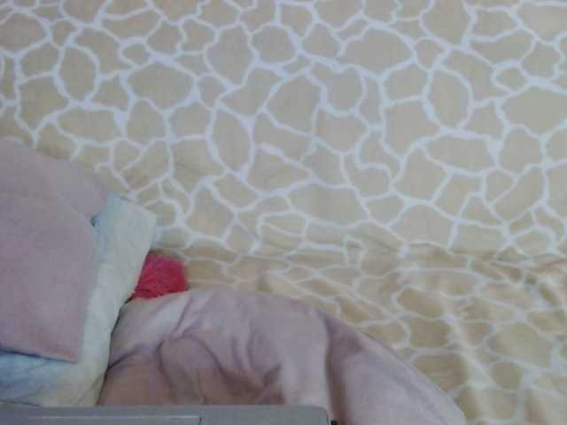 Broadcast screenshots HolyJulie