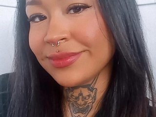 Erotic video chat Honeybluee