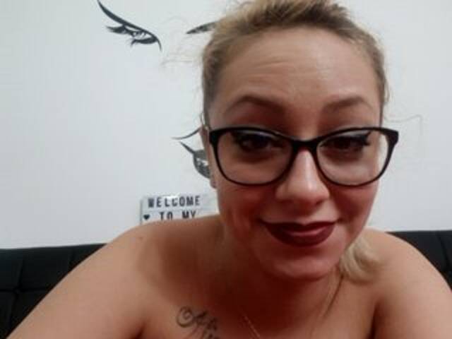 Broadcast screenshots HotAnnie1997