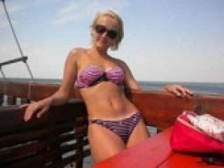 Erotic video chat hotkarinna