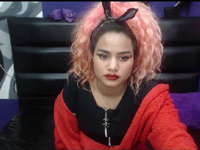 Broadcast screenshots HOTLOLAMANTIS