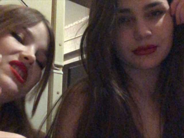 Broadcast screenshots Liza_and_Vika