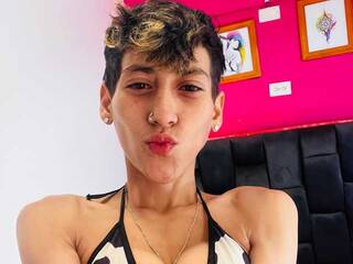 Erotic video chat HottAlexxxa