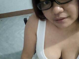 Erotic video chat hotYASSI4U