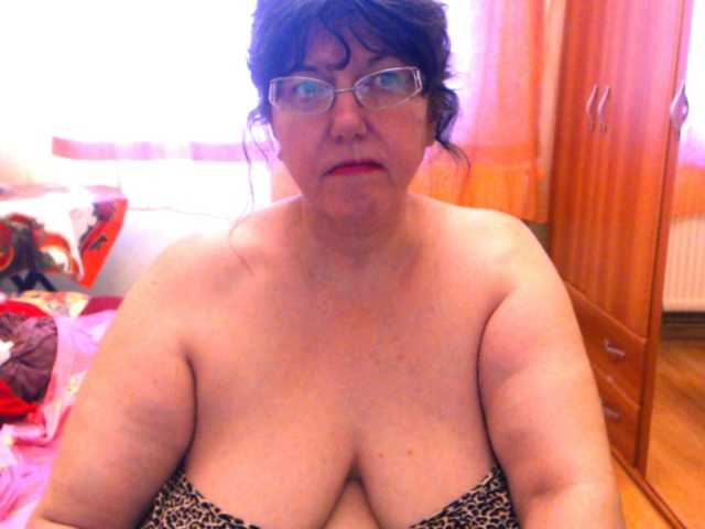 Broadcast screenshots HugeTitsXXX