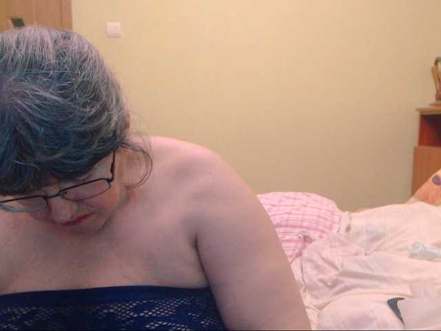 Broadcast screenshots HugeTitsXXX