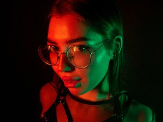 Erotic video chat iampiggygirl