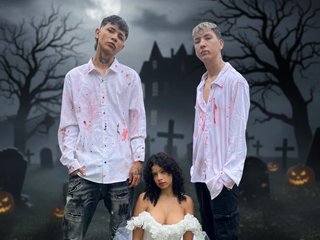 Erotic video chat Innocent-Looks