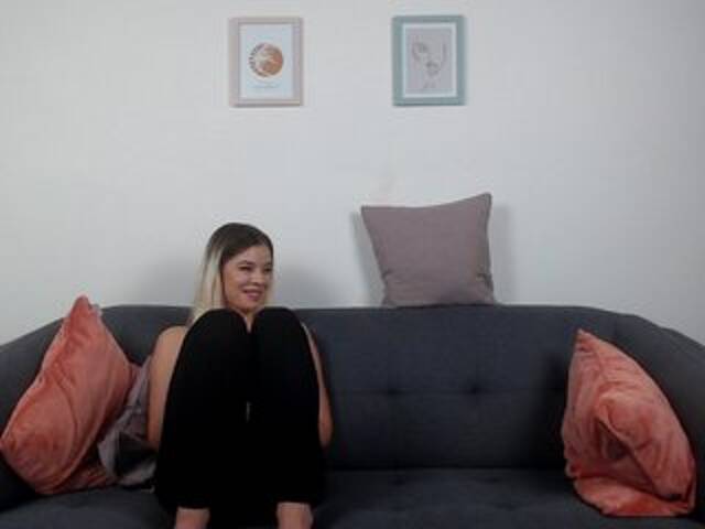 Broadcast screenshots IsaAndCrystal