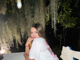 Erotic video chat IsaBeaumont