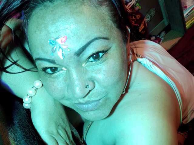 Photo of the profile isis-love