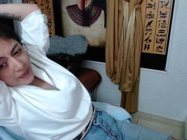 Photos ivonne-25 hey today is a great day my pvt is open`to have fun, follow me