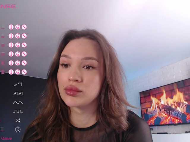 Welcome to my chat room! Feel free to say hi 😊