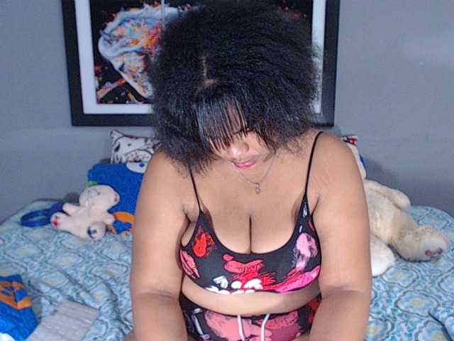 Photos jasmin181 hi beby welcome to my room, today are a SQIRt show in private 10 minute you can not miss it