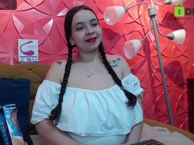 Photos JennaClancy Welcome to my pleasure room, I hope that today we can make a great explosion of cum together.!!!!