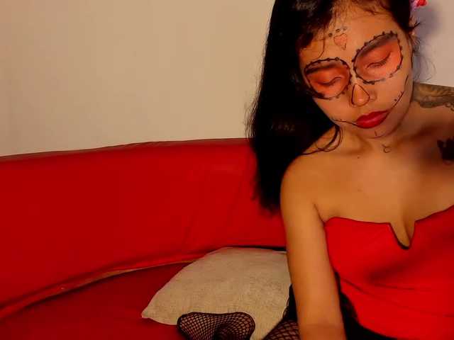 Broadcast screenshots Julietaevans