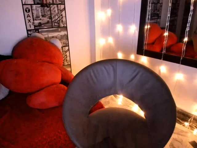 Broadcast screenshots Julietaevans