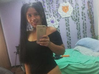 Erotic video chat Julii-love