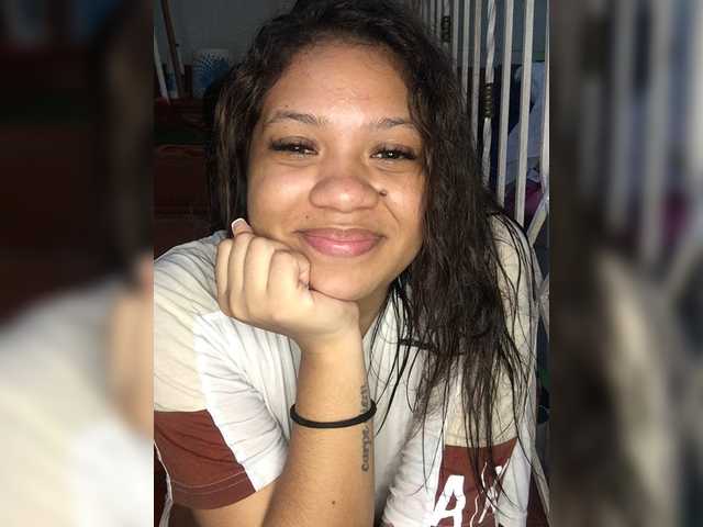 Broadcast screenshots KamHotLips