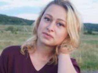 Erotic video chat karmelli