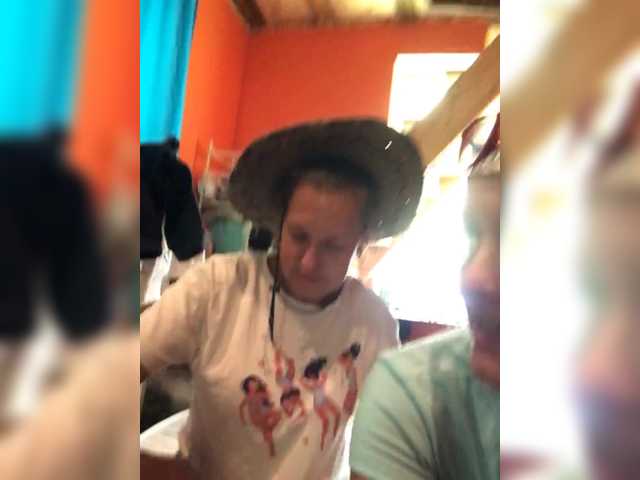 Broadcast screenshots SEX-THREESOME