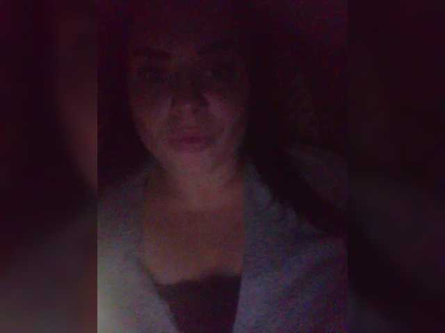 Welcome to my chat room! Feel free to say hi 😊