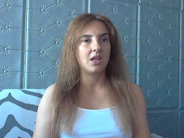 Broadcast screenshots KATYDIAZ