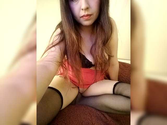 Hello guys, new Latina here for 1 day, let's have fun, warm up the room for me! ♥️