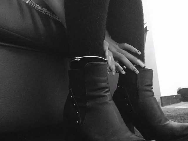 Broadcast screenshots KendallHarris