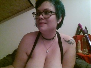 Photos KendraCam HUGE TITS!! Smoking curvy freaky geeky gamer girl! (ENG/NL/FR) CARNAVAL TIME! :P