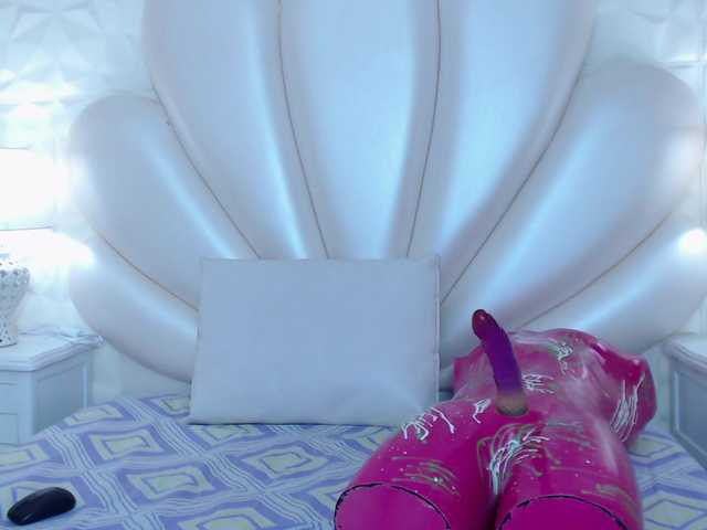 Broadcast screenshots KendraMaze