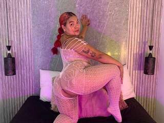 Erotic video chat KendraW03