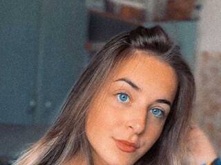 Erotic video chat KileyMinoww