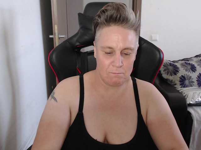 Broadcast screenshots kinkstakinks76
